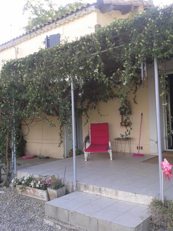 Aux Roses De L'Etang Hotel Capestang Bagian luar foto