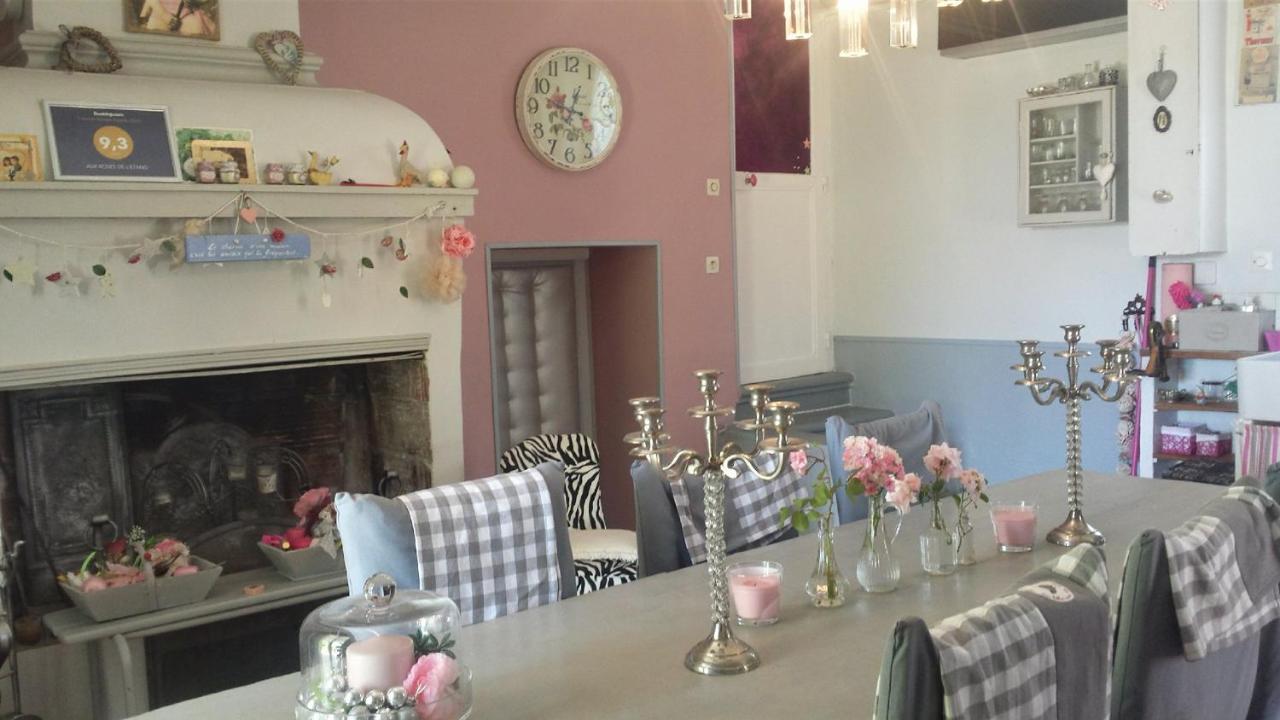 Aux Roses De L'Etang Hotel Capestang Bagian luar foto